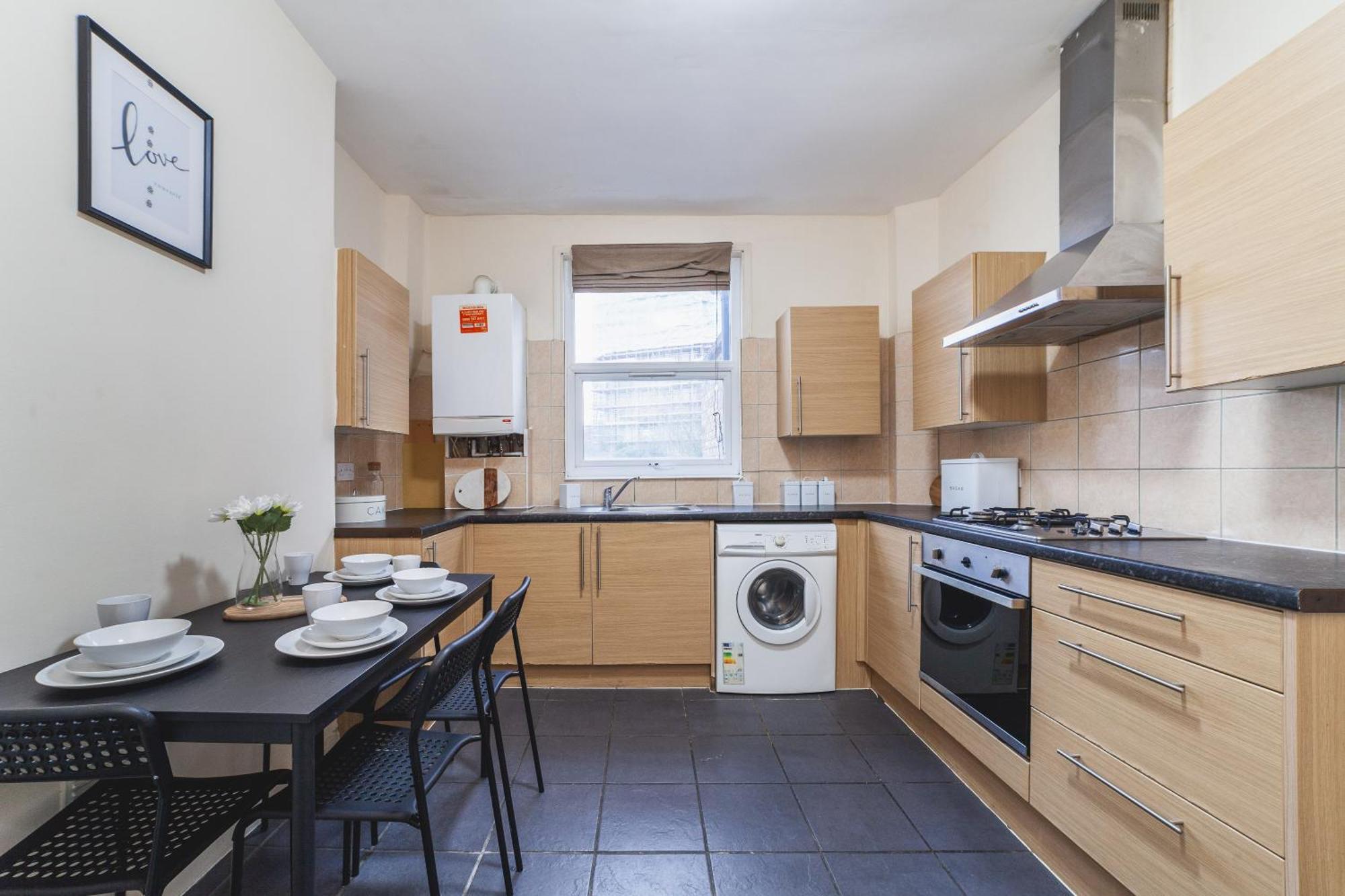 Apartment 1 Double Available In Lovely Acton Duplex - 5 Minutes From Elizabeth Line & Close To Heathrow